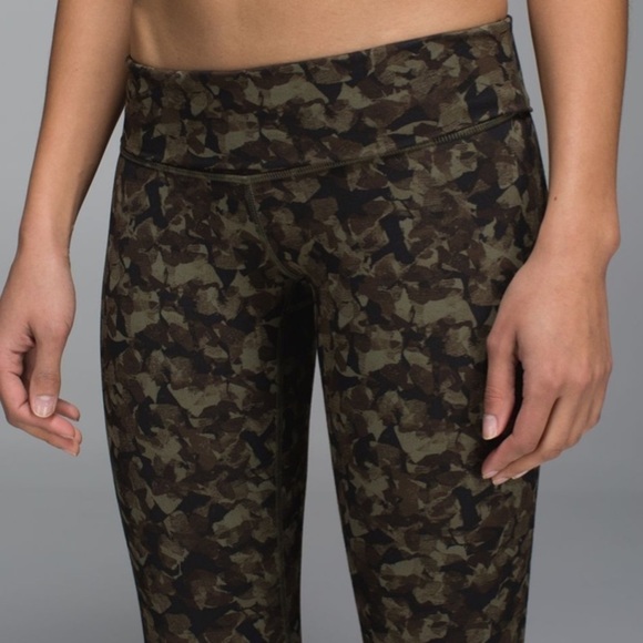 Sz4/6 Lululemon Wunder Under Roll Down Pant in Mystic Jungle VGUC - Picture 2 of 12